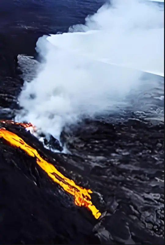 《最狂野的北极：冰岛：冰与火的国度》：探秘冰岛极致风光，火山冰川交织的地球奇迹，一场心灵的爱与希望之旅